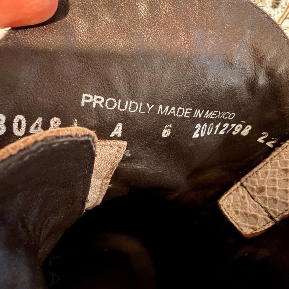 Lane Boots SHOWDOWN Ankle Booties in Alabite/Ceramic
Crackle Sz 6 - Picture 14 of 16
